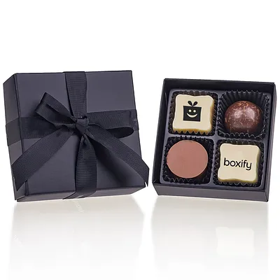 Rigid box of 4 chocolates with logo